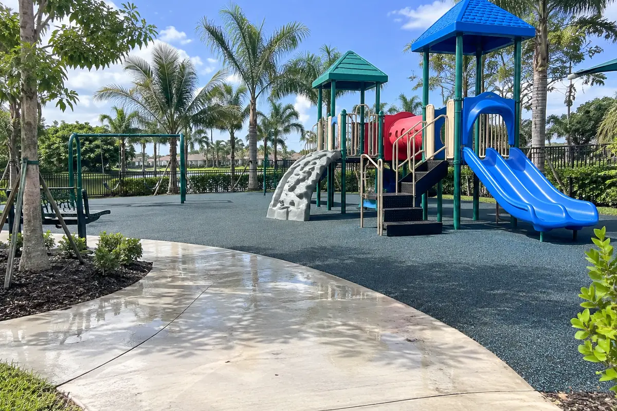 Kids playground cleaning and sanitizing service in South Florida